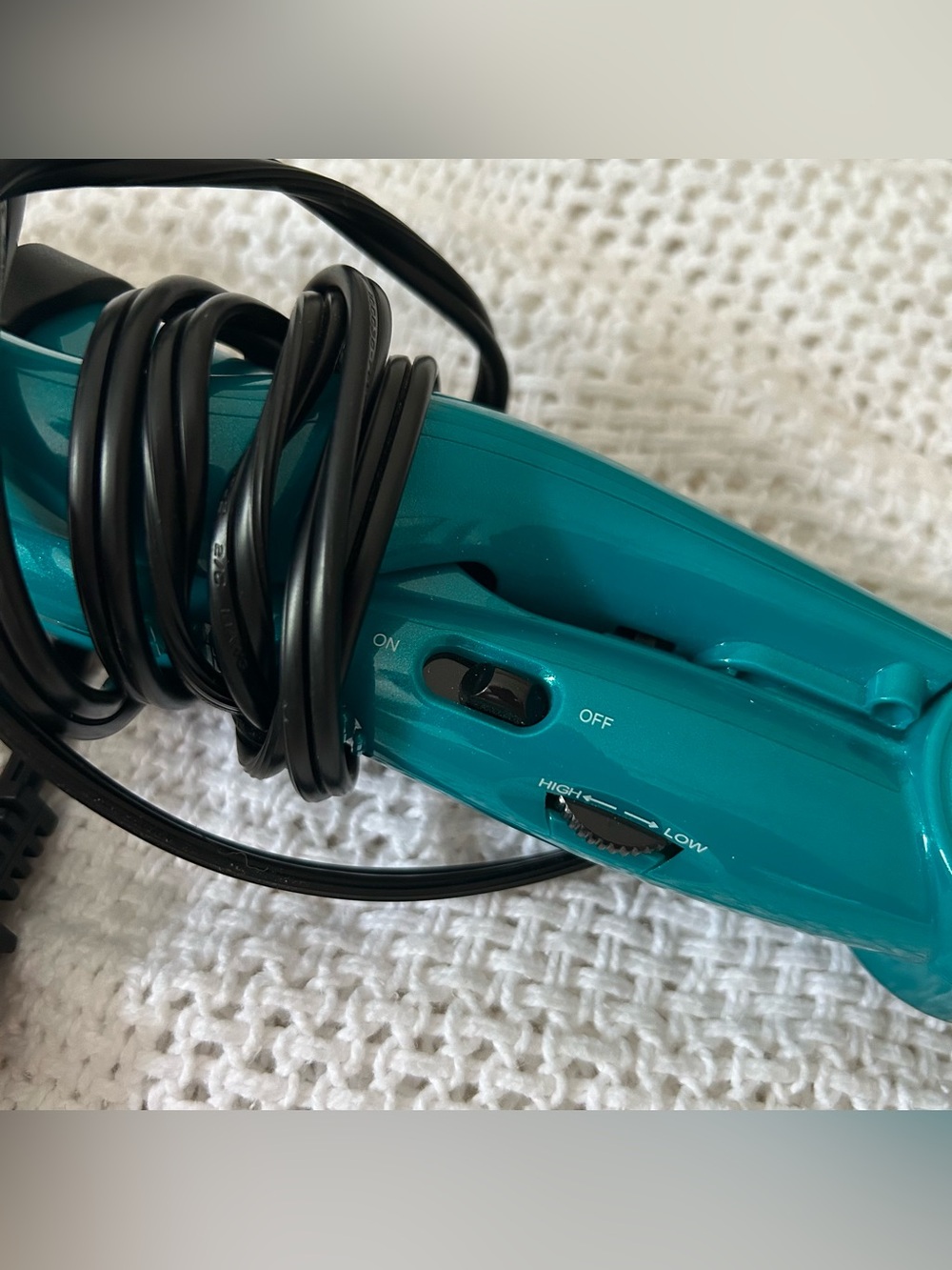 BedHead Wave Artist Triple Barrel Waver - Teal - Picture 3 of 4